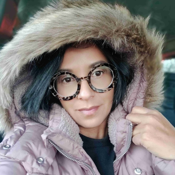 Classic Round Wider Frame, and timeless Design give this pair of eyeglasses. - Picture 11 of 12